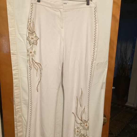 CACHE Cream pants with embroidery Sz 6 - Picture 2 of 9
